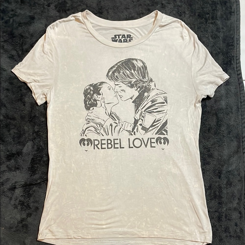 Star Wars Rebel Love Graphic Tee